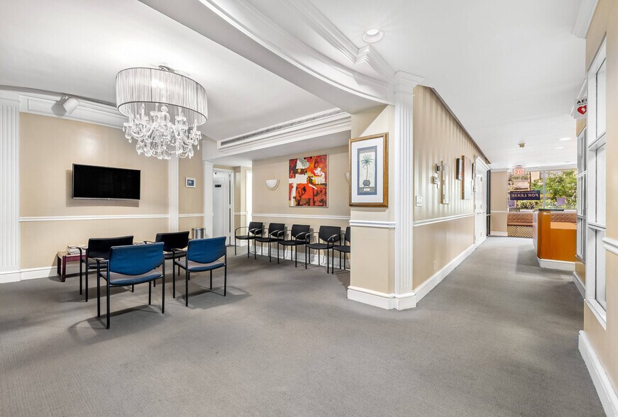 400-416 E 56th St, New York, NY for sale - Interior Photo - Image 2 of 9