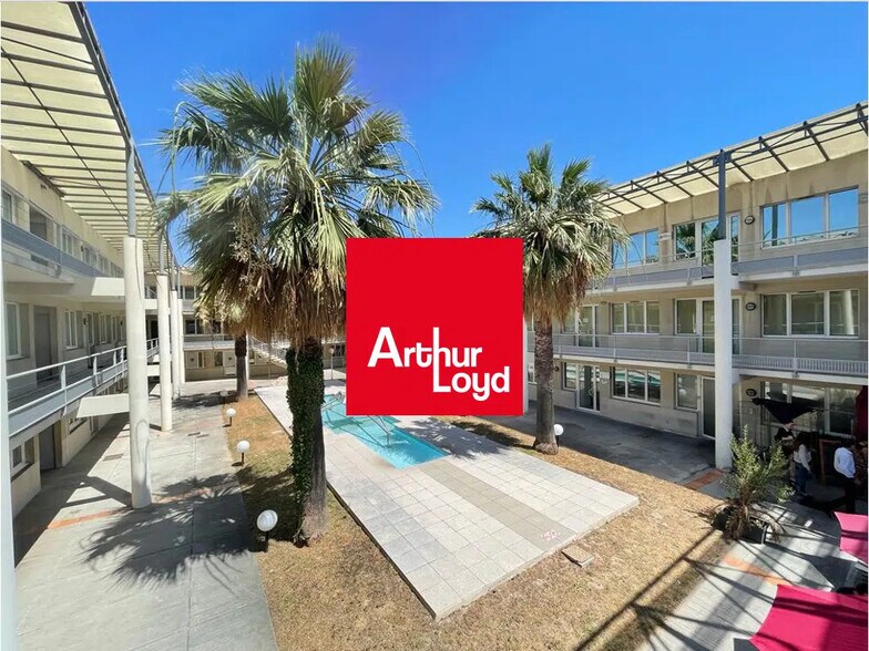 7 Avenue Andre Roussin, Marseille à louer - Photo du bâtiment - Image 1 de 66