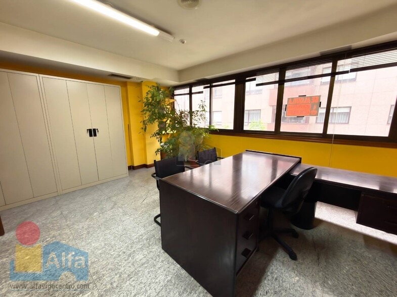 Office in Vigo, Pontevedra for lease - Building Photo - Image 2 of 2