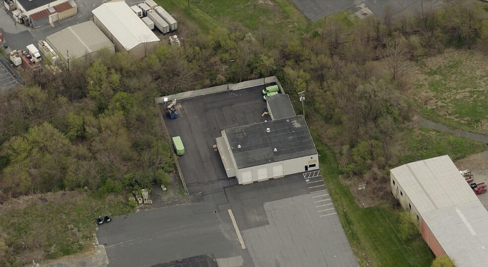 301 Railroad Ave, Camp Hill, PA à louer - Photo principale - Image 2 de 3