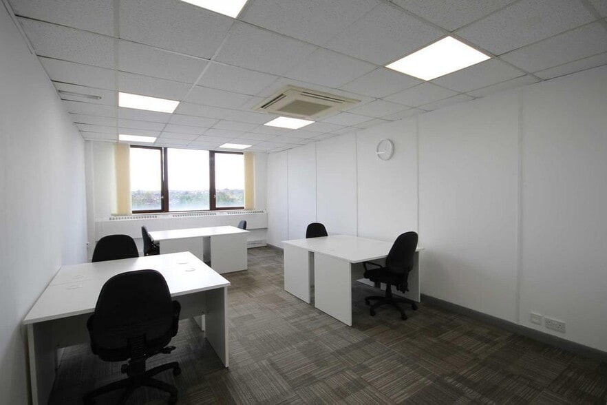 34-44 London Road Rd, Morden for lease - Interior Photo - Image 3 of 9