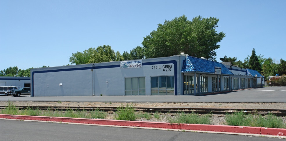 745 E Greg St, Sparks, NV for lease - Building Photo - Image 3 of 6