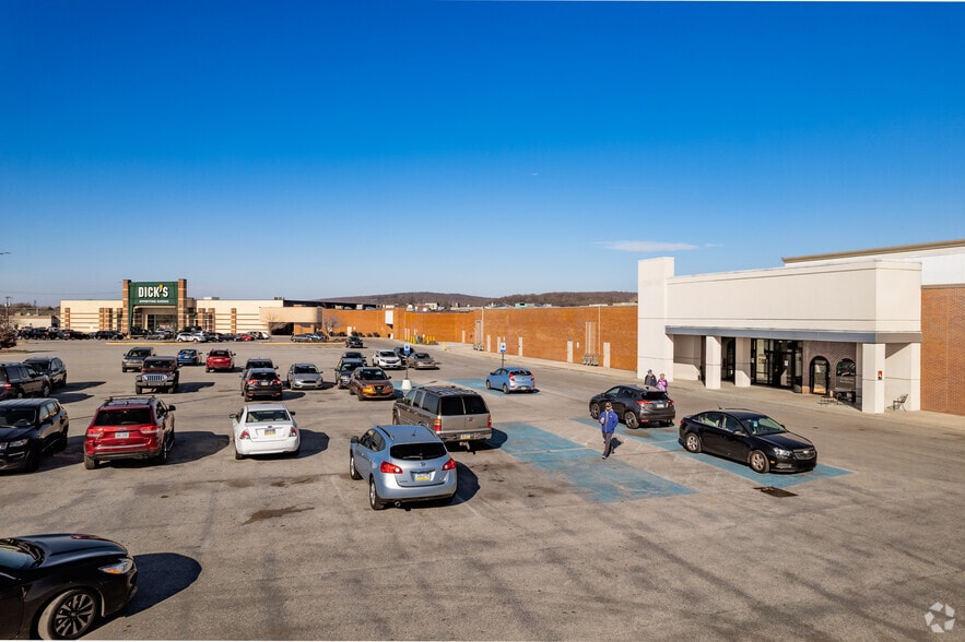 1155 Carlisle St, Hanover, PA for lease - Building Photo - Image 2 of 9