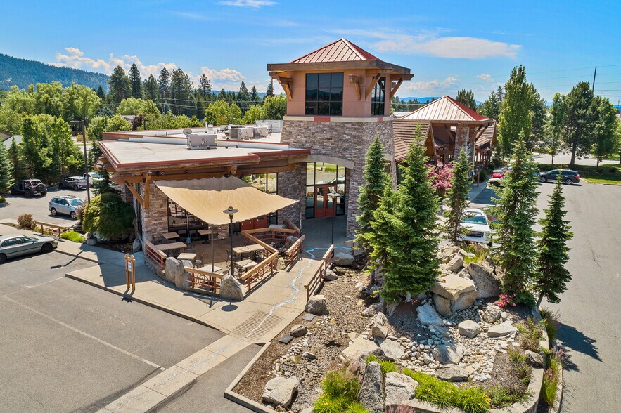 8134 N Government Way, Hayden, ID à louer - Photo du bâtiment - Image 2 de 2