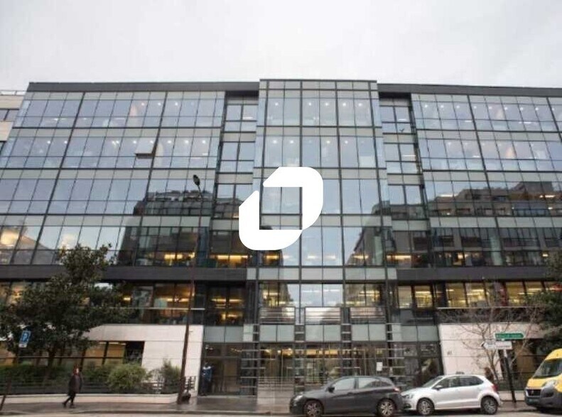 Bureau dans Neuilly-sur-Seine à louer - Photo du bâtiment - Image 2 de 11