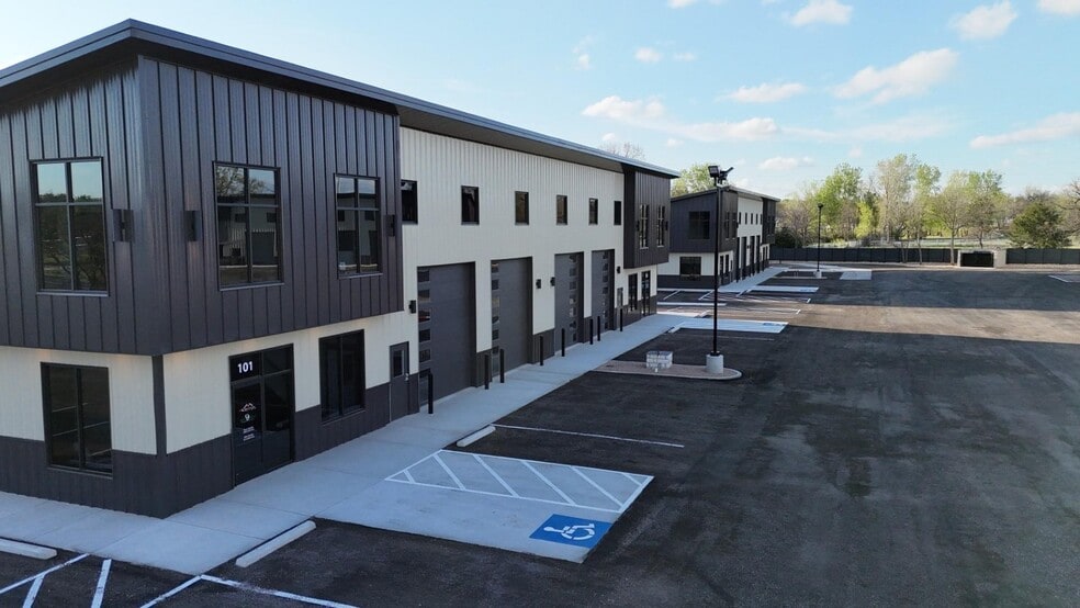 2720 Ranger Hwy, Weatherford, TX for lease - Building Photo - Image 3 of 31