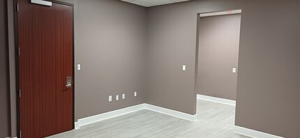 290 NW 165th St, North Miami Beach, FL for lease Interior Photo- Image 2 of 16