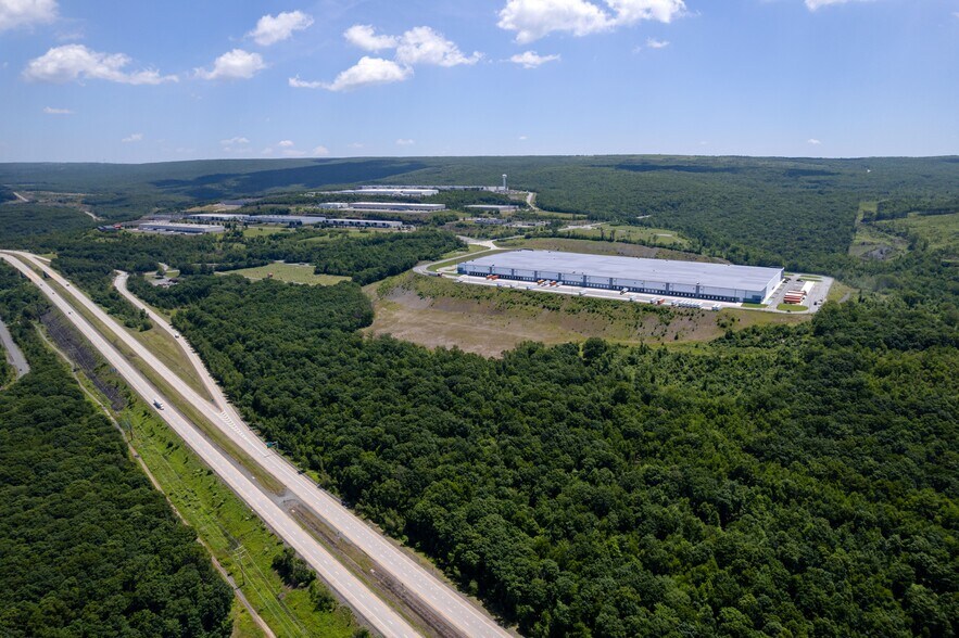 1350 Moosic Lake Rd, Jessup, PA à louer - Photo du bâtiment - Image 2 de 6