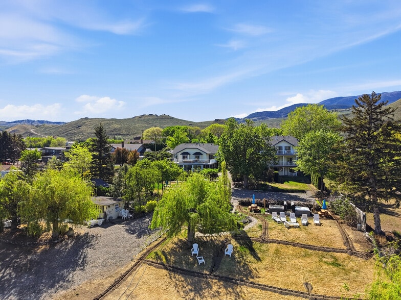 7001 Savona Access Rd, Thompson-Nicola, BC for sale - Building Photo - Image 3 of 145