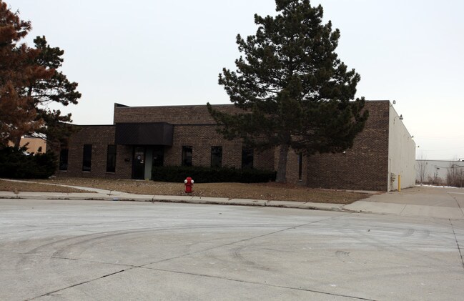 Plus de détails pour 32390-32400 Howard Ave, Madison Heights, MI - Industriel à louer