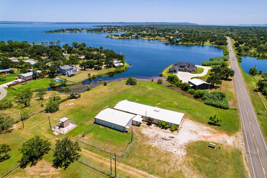 7330 Texas 261 Hwy, Buchanan Dam, TX à vendre - Photo du bâtiment - Image 2 de 21