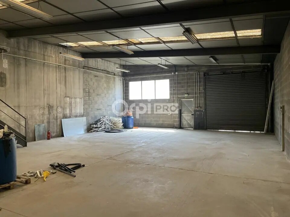 Local d'activités dans Villefranche-sur-Saône à vendre Photo du bâtiment- Image 1 de 8