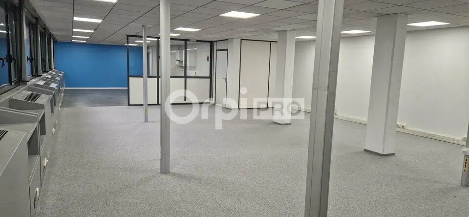 Office in Villeurbanne for lease - Interior Photo - Image 2 of 10