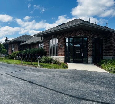 26422 Oakridge Dr, Waterford, WI à vendre - Photo du bâtiment - Image 3 de 6
