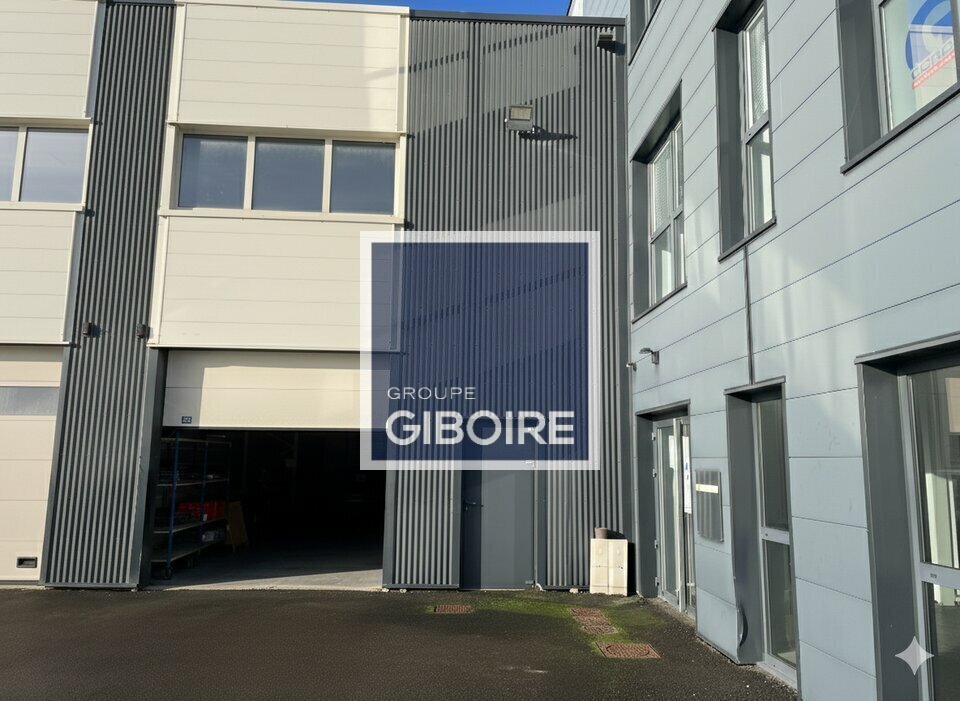Industriel dans Noyal-Châtillon-sur-Seiche à louer Photo du bâtiment- Image 1 de 10