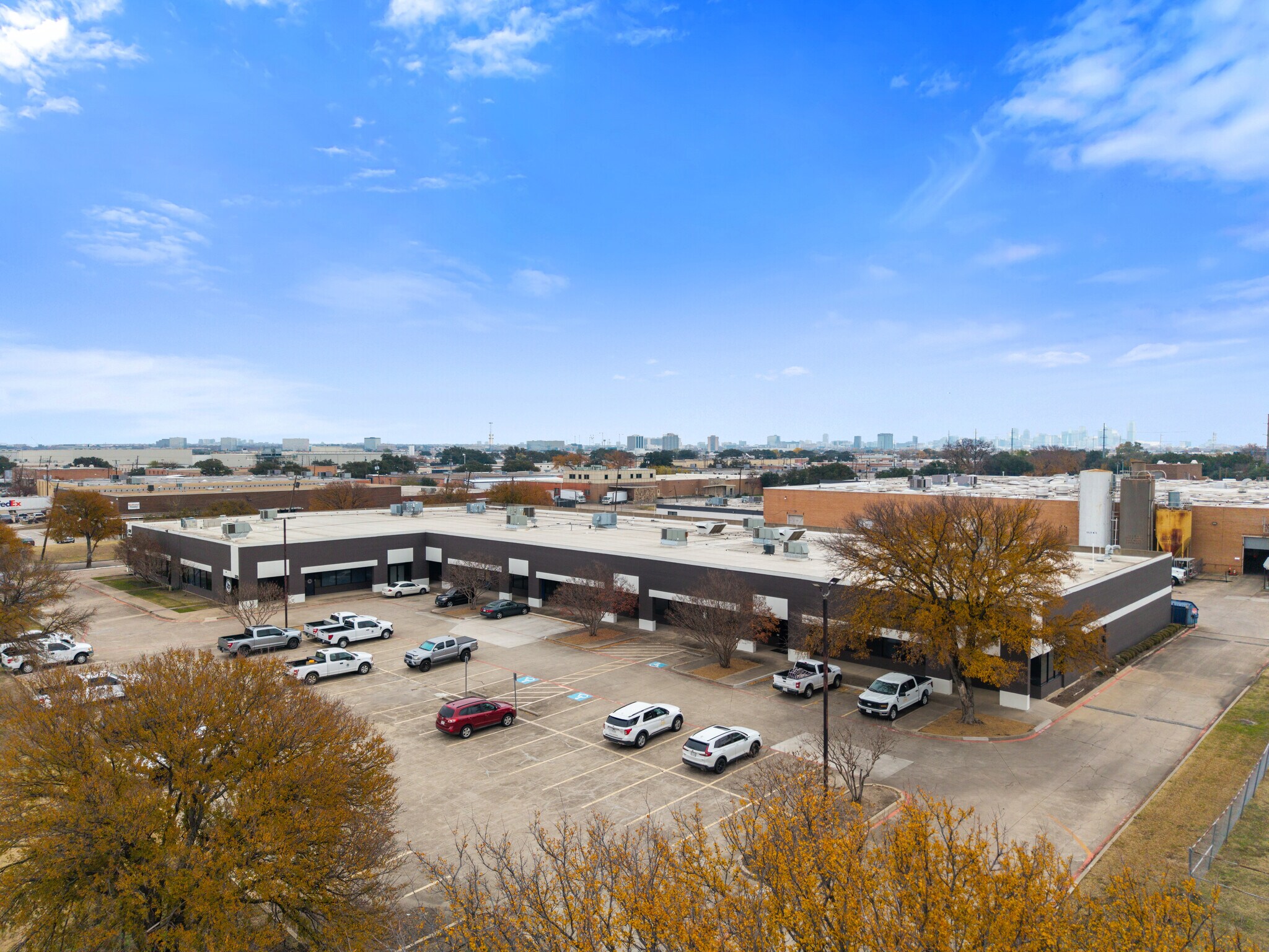 310-320 Regal Row, Dallas, TX for lease Primary Photo- Image 1 of 7