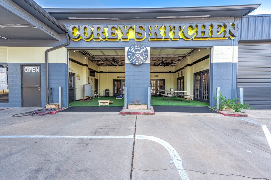 603 W Sealy St, Alvin, TX à vendre - Photo du bâtiment - Image 2 de 16