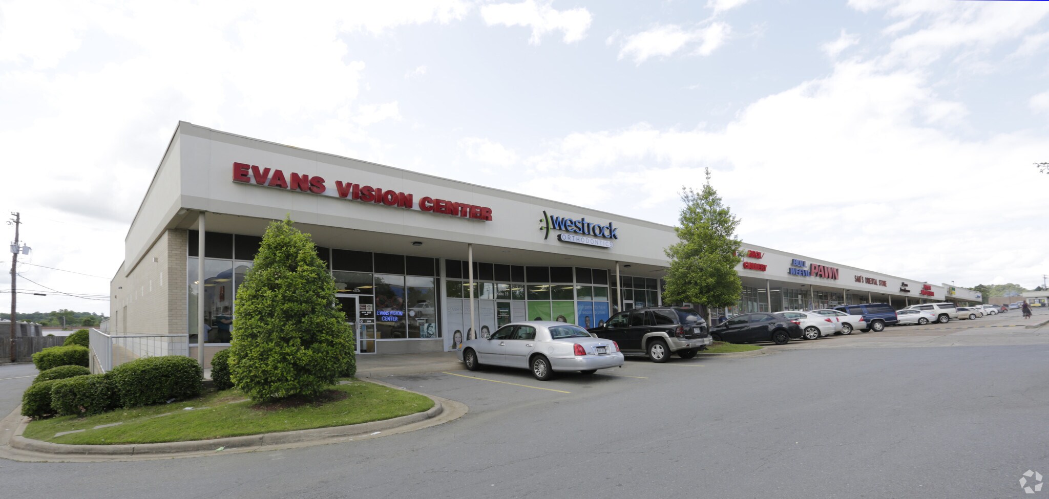 3500 S University Ave, Little Rock, AR à louer Photo du bâtiment- Image 1 de 2