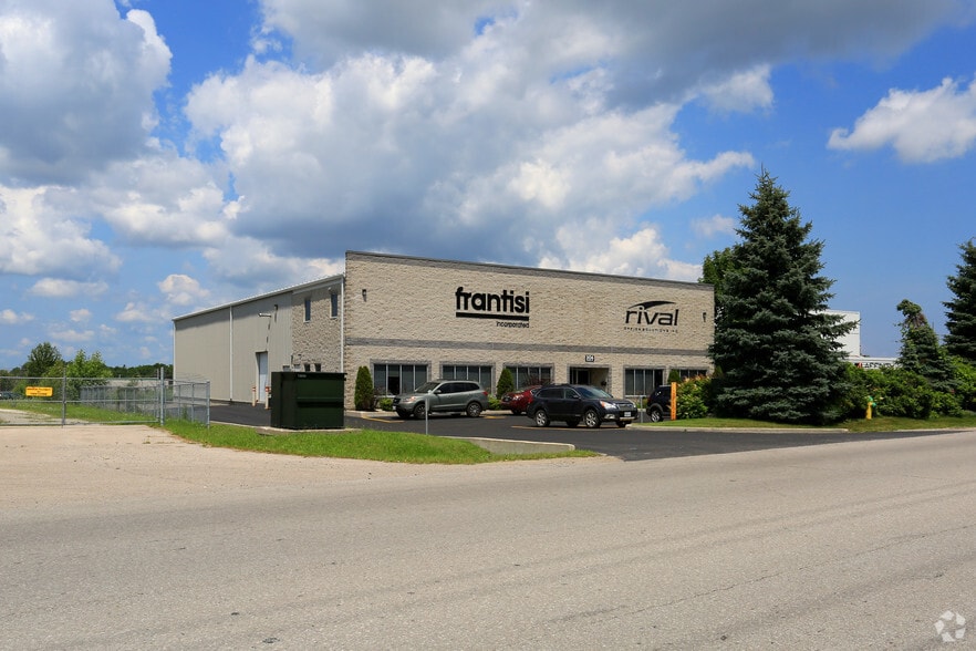 206 Saunders Rd, Barrie, ON for sale - Primary Photo - Image 1 of 1