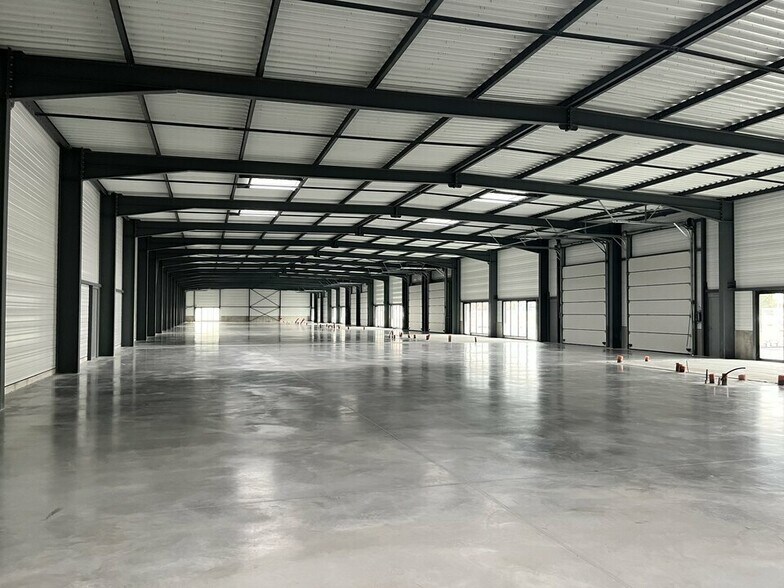 Flex in Schweighouse-sur-Moder for lease - Interior Photo - Image 2 of 8