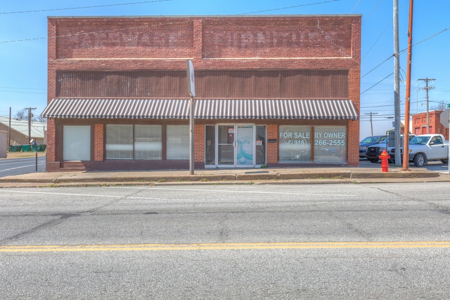 204 S Broadway, Coweta, OK for sale - Primary Photo - Image 1 of 37