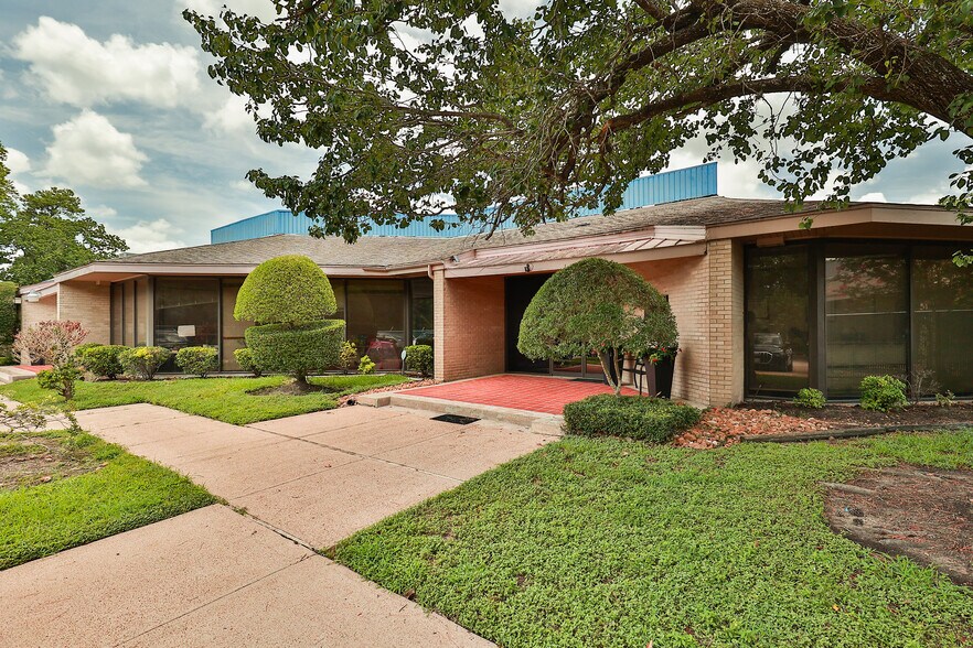 14411 Cornerstone Village Dr, Houston, TX à vendre - Photo du bâtiment - Image 3 de 25