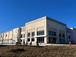 5550 POW-MIA Memorial Pkwy, Jacksonville, FL for lease Building Photo- Image 1 of 8