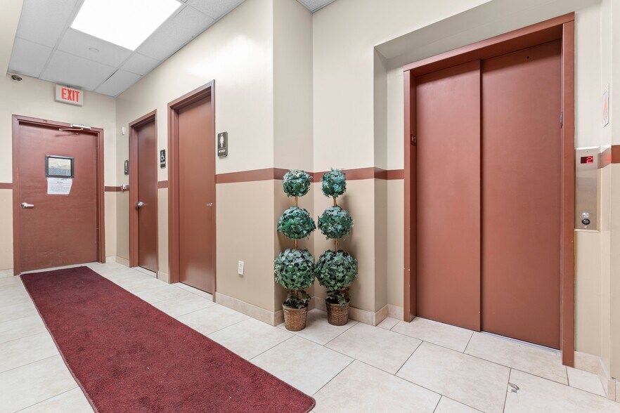 57 Lake St, White Plains, NY à louer - Photo du bâtiment - Image 2 de 19