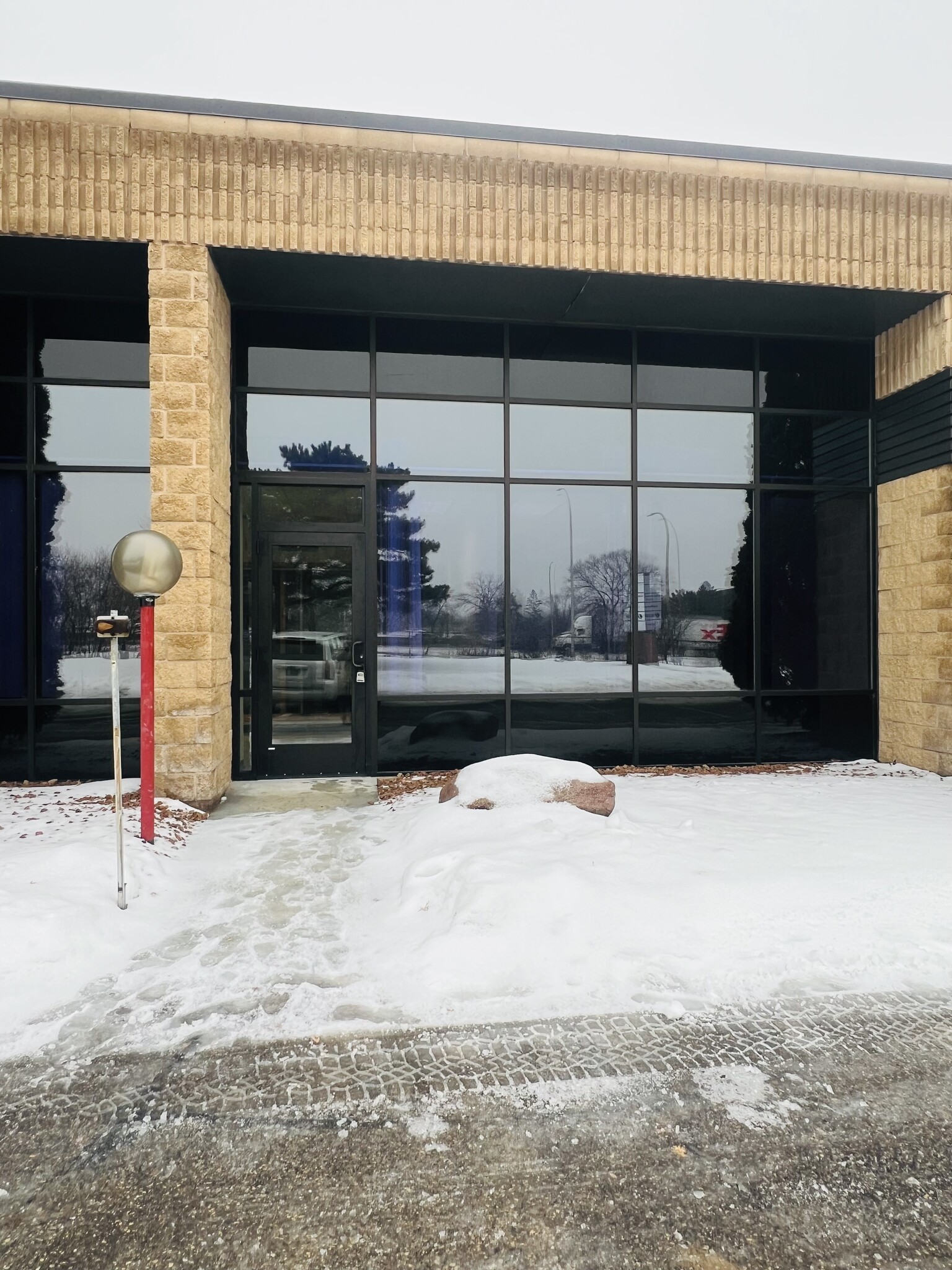 1860 Wooddale Dr, Woodbury, MN for lease Primary Photo- Image 1 of 12