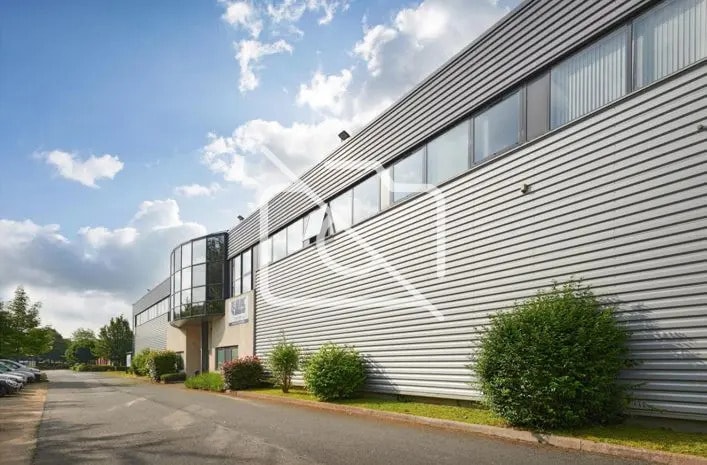 Industrial in Magny-les-Hameaux for lease Building Photo- Image 1 of 12