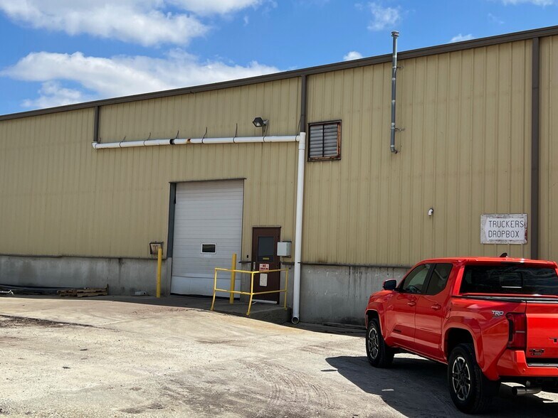 307 E Washington St, Momence, IL à vendre - Photo du bâtiment - Image 3 de 12