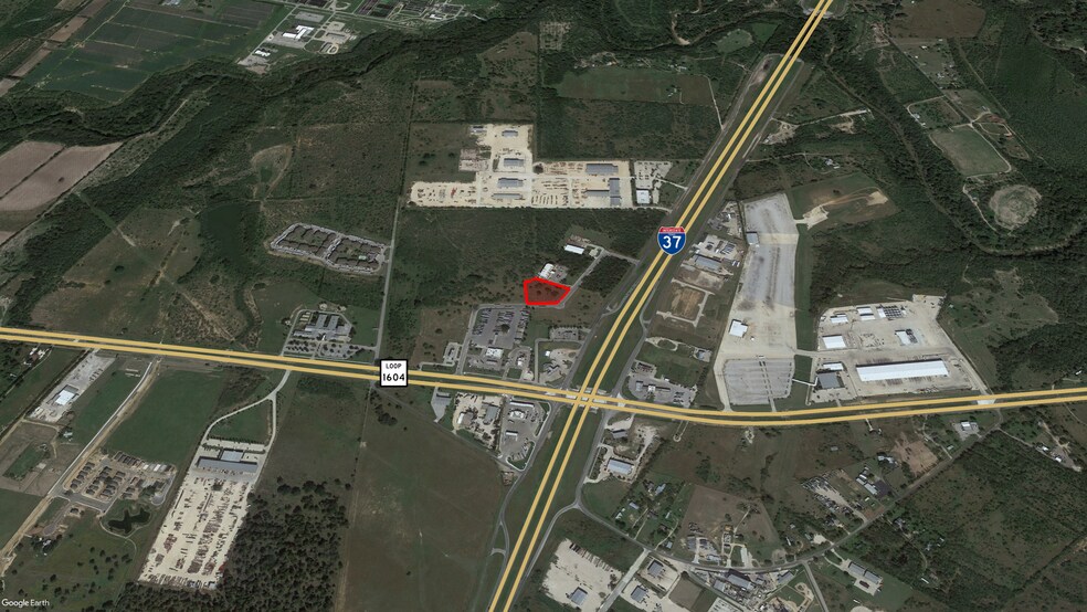 2005 Eagle Ford Way, Elmendorf, TX à vendre - Photo du bâtiment - Image 3 de 5