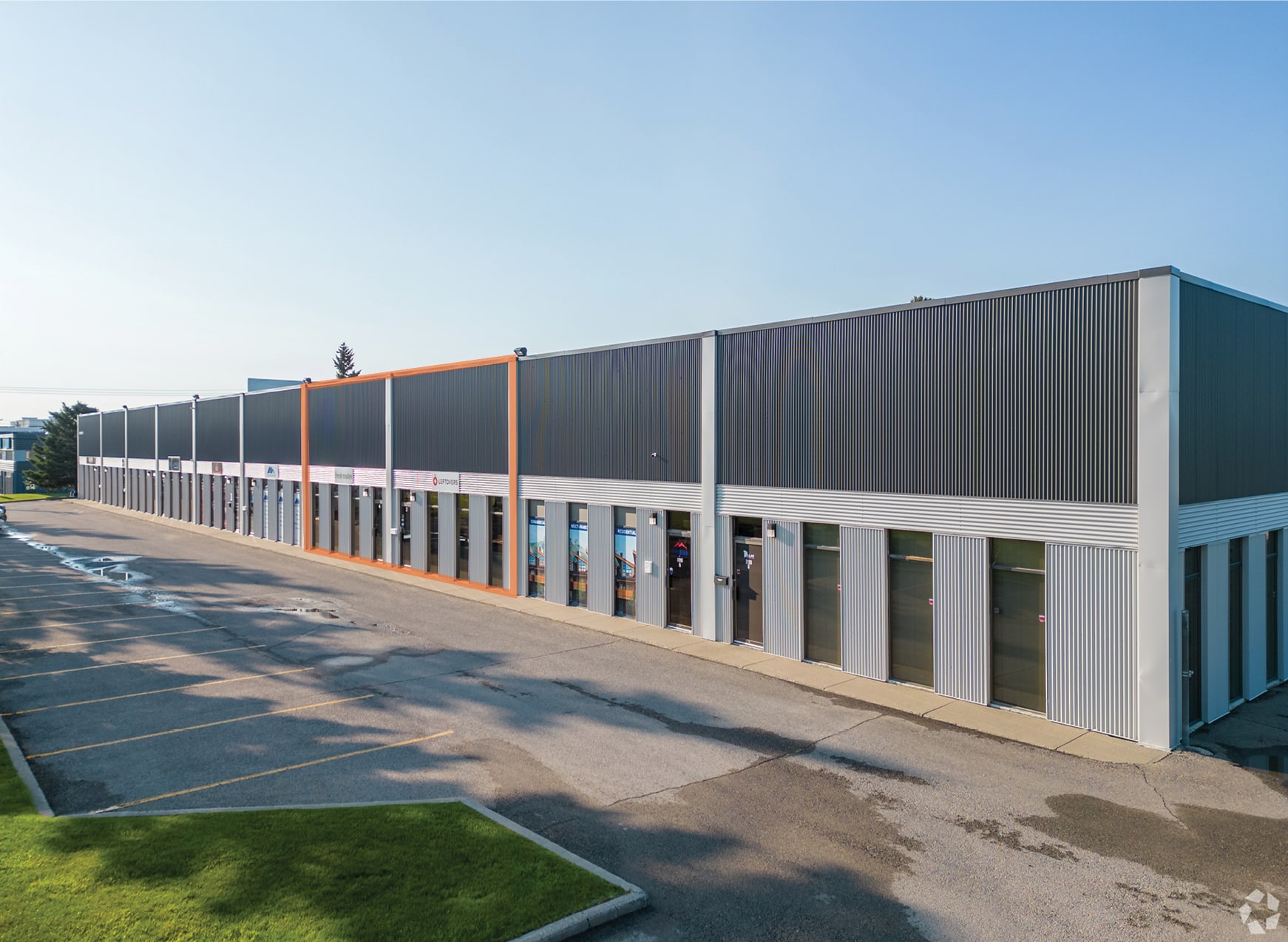 1925 39th Ave NE, Calgary, AB for lease Interior Photo- Image 1 of 9