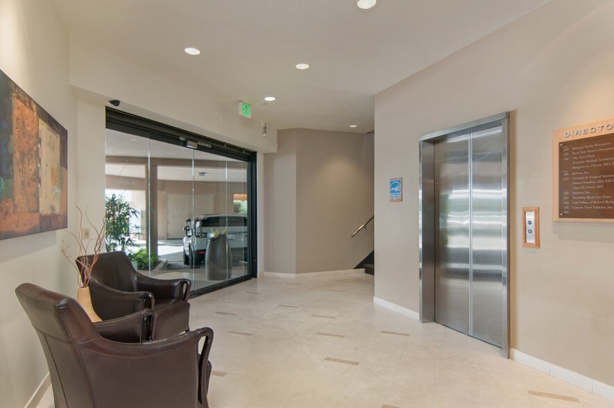 5330 Carroll Canyon Rd, San Diego, CA à vendre - Photo intérieure - Image 3 de 12