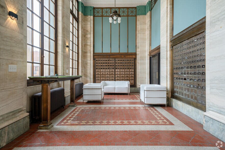 241 Marquette St, La Salle, IL à vendre - Hall d’entrée - Image 3 de 7