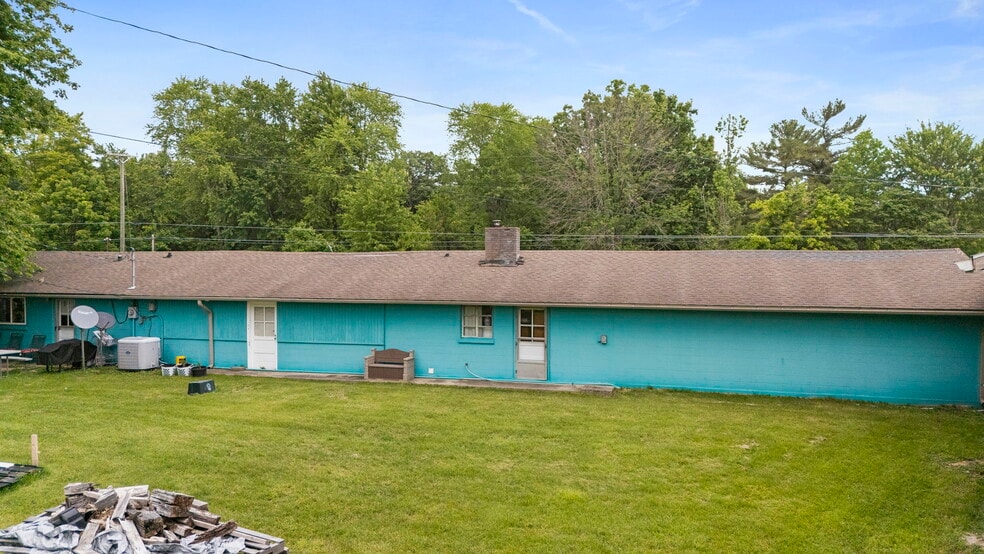 2287 N US Highway 31, Austin, IN à vendre - Photo du bâtiment - Image 2 de 10