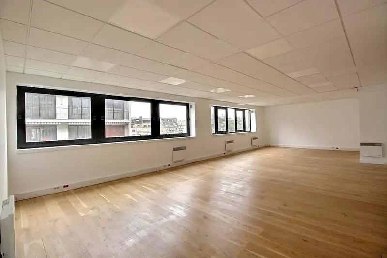 Office in Paris for lease - Interior Photo - Image 1 of 6