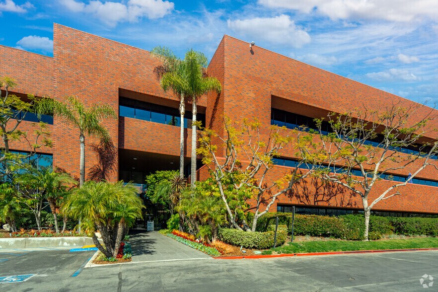 2716 Ocean Park Blvd, Santa Monica, CA à louer - Photo du bâtiment - Image 2 de 5