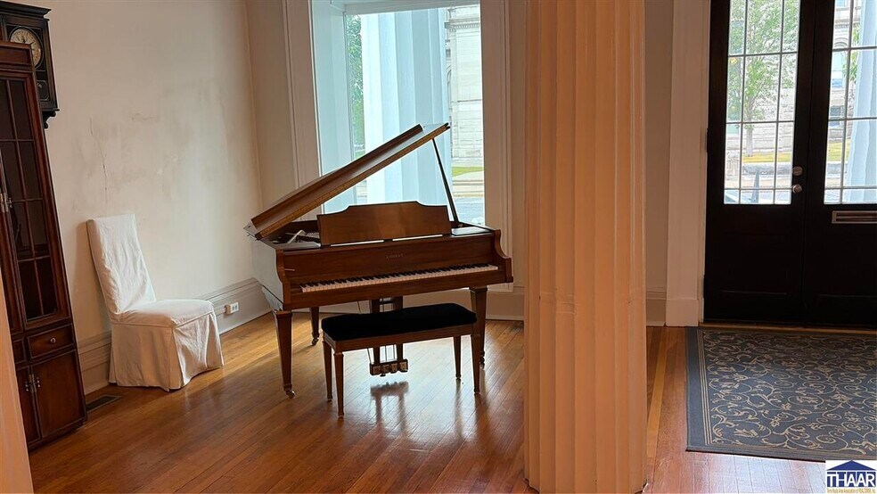 219 Ohio St, Terre Haute, IN à vendre - Photo du bâtiment - Image 2 de 17