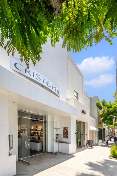 348 N Beverly Dr, Beverly Hills, CA à louer - Photo du bâtiment - Image 3 de 4