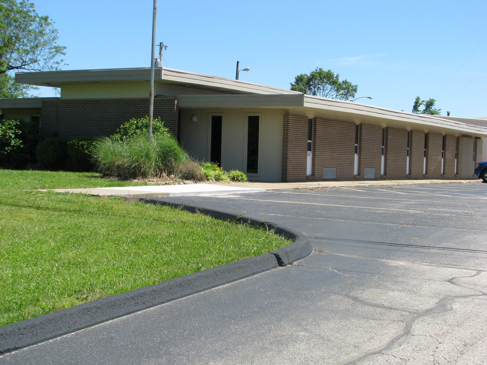 4166 W Kearney St, Springfield, MO for sale Building Photo- Image 1 of 1