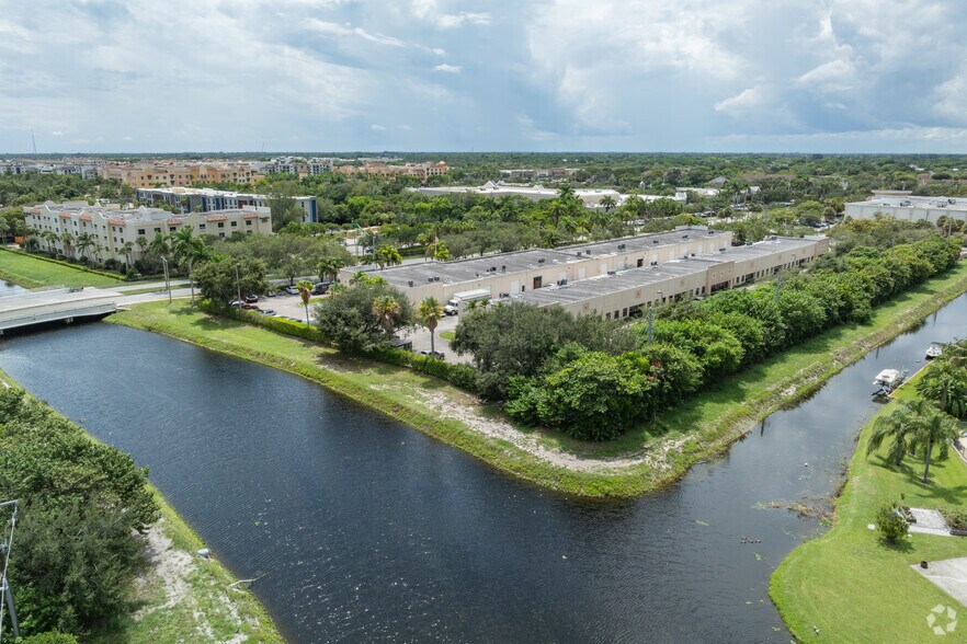 2433-2463 Quantum Blvd, Boynton Beach, FL à louer - Photo du bâtiment - Image 2 de 11