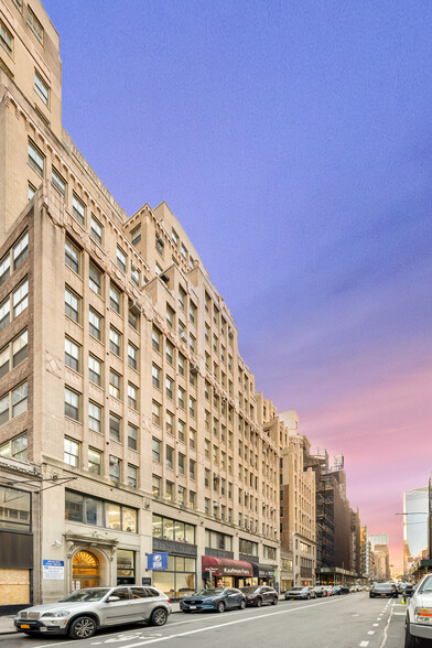 224-232 W 30th St, New York, NY for lease - Building Photo - Image 2 of 6