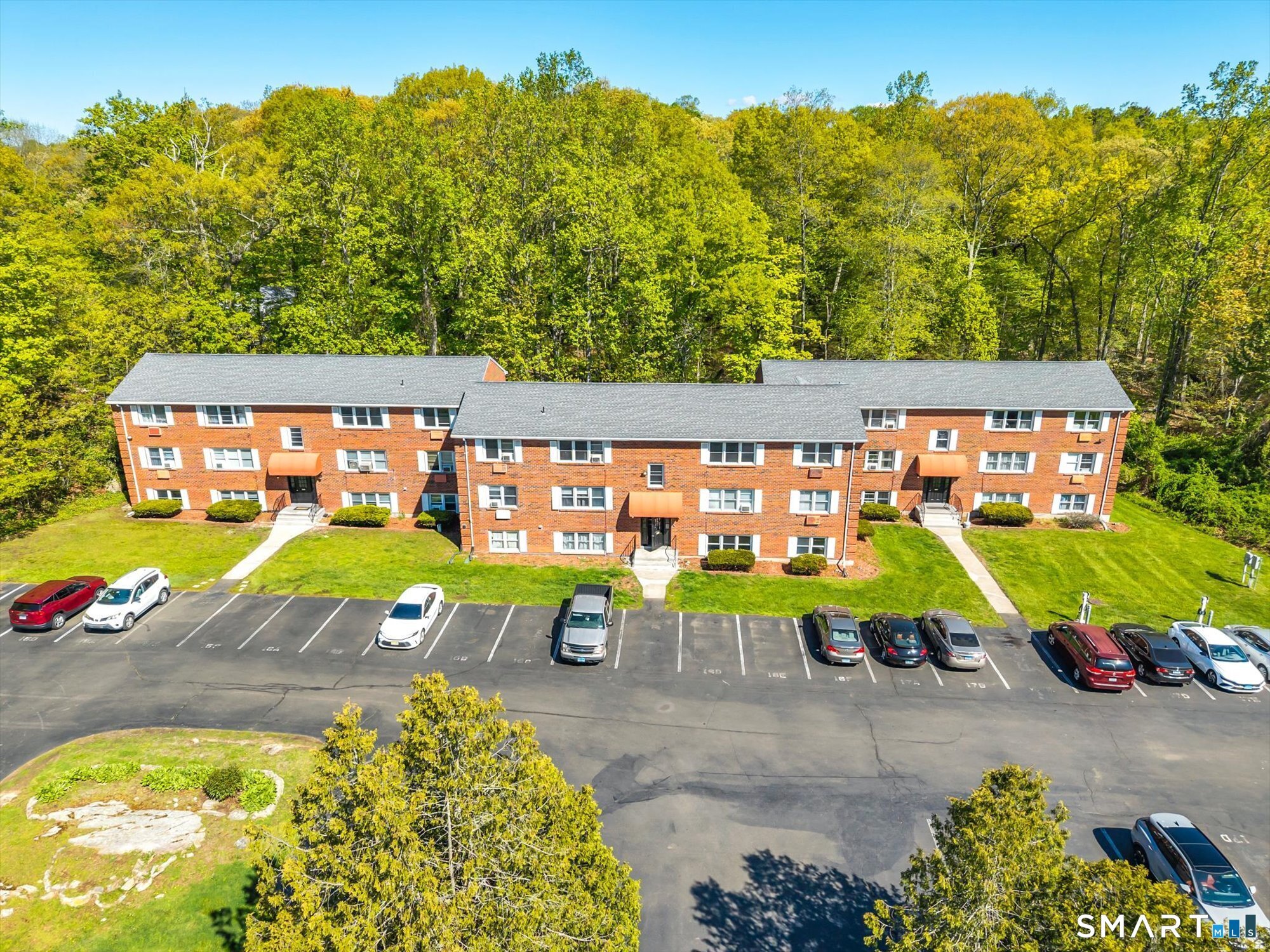 40 Briarwood Ln, Branford, CT à vendre Photo principale- Image 1 de 37