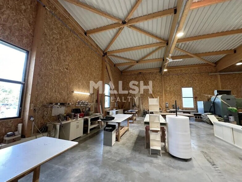 Flex in Saint-Clair-de-la-Tour for sale - Building Photo - Image 3 of 12