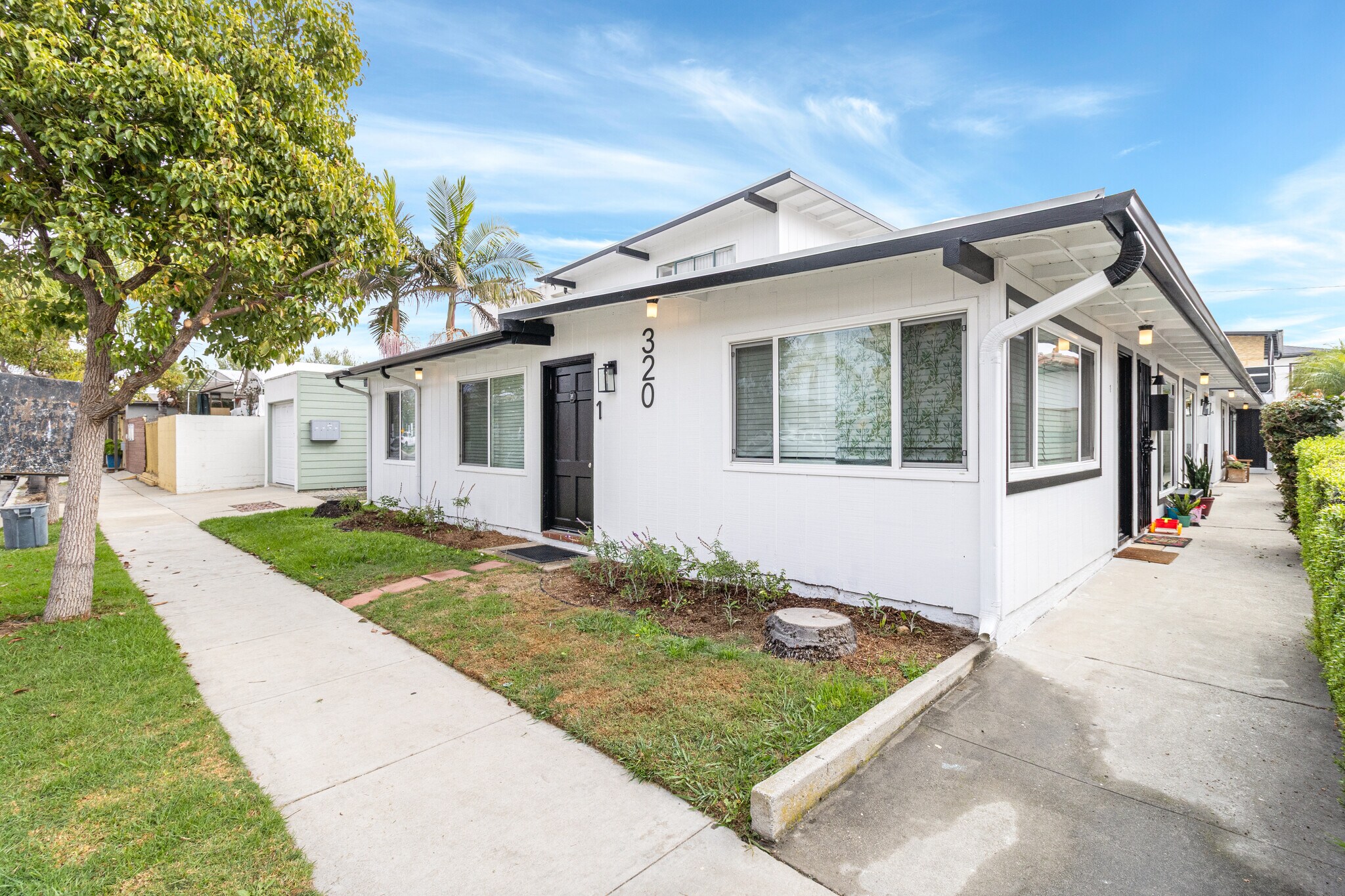 320 7th St, Seal Beach, CA à vendre Photo du bâtiment- Image 1 de 8