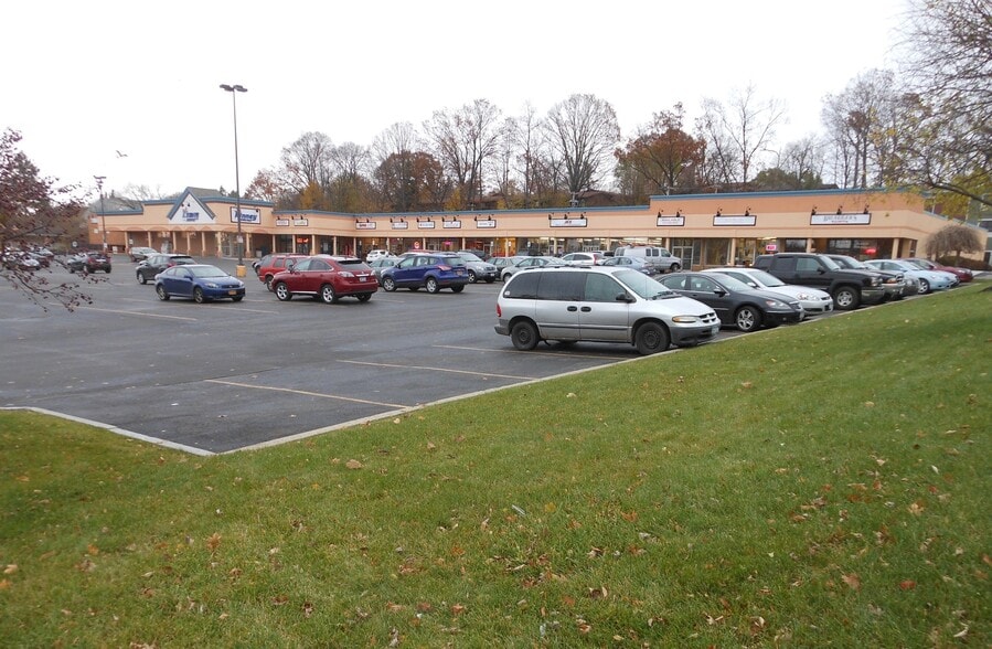 311-333 Nottingham Rd, Syracuse, NY for lease - Building Photo - Image 2 of 4