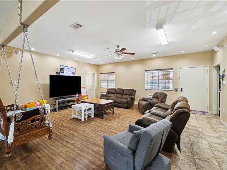 15830 E Freeway Service Rd, Channelview, TX à vendre - Photo du bâtiment - Image 3 de 10