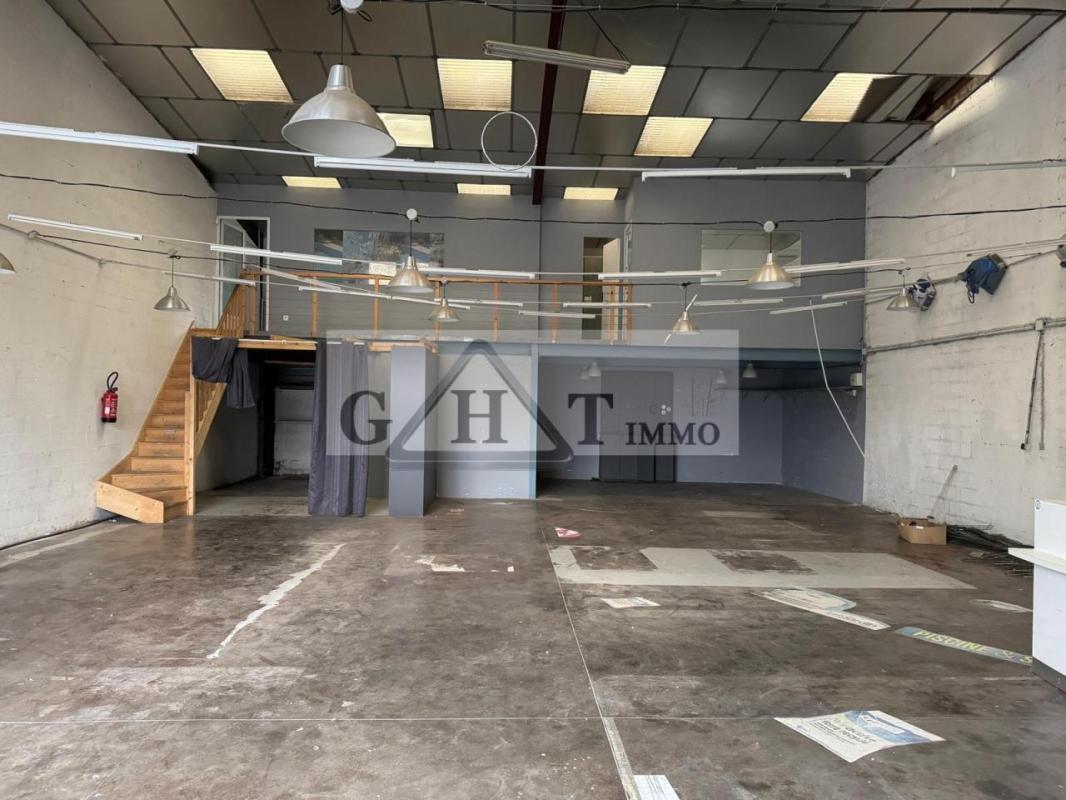 Industrial in Villiers-sur-Marne for lease Interior Photo- Image 1 of 3