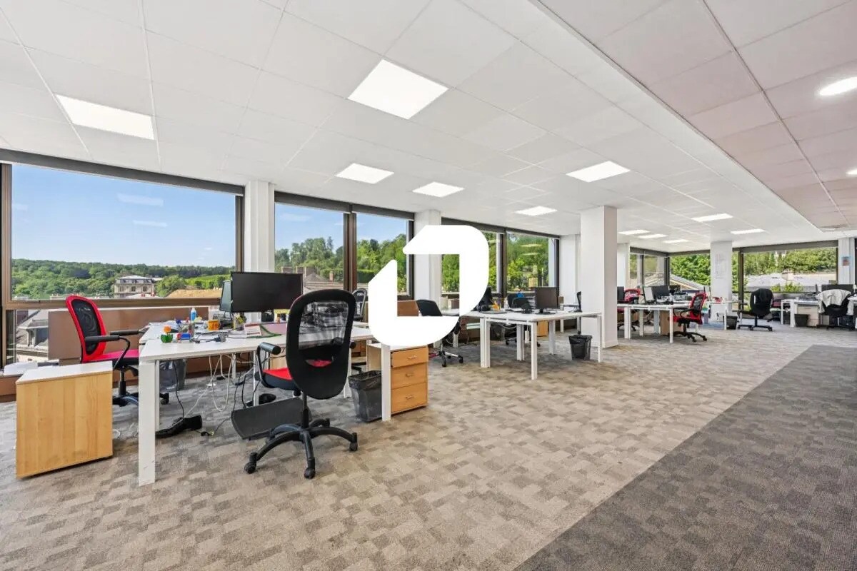 Office in Saint-Cloud for sale Interior Photo- Image 1 of 19